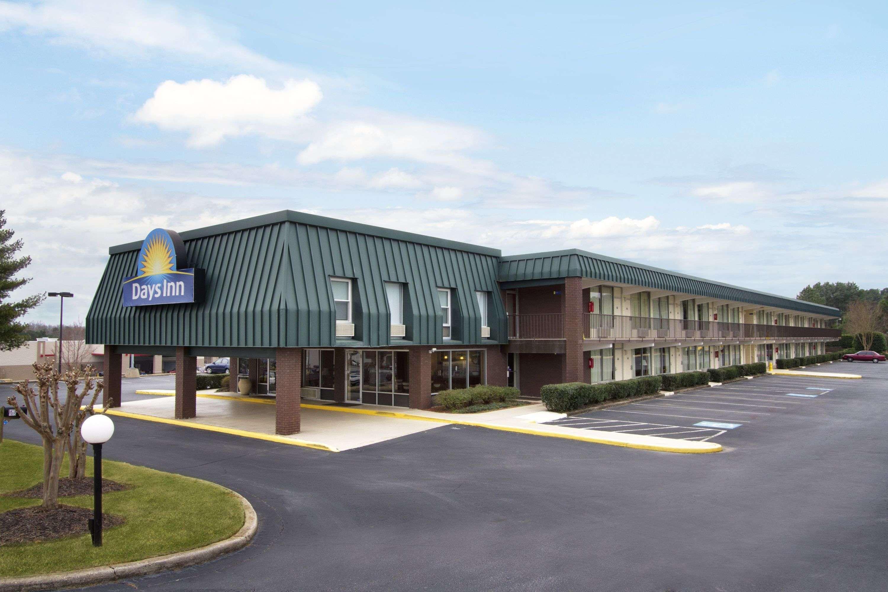 Days Inn By Wyndham Seneca-Clemson Eksteriør billede