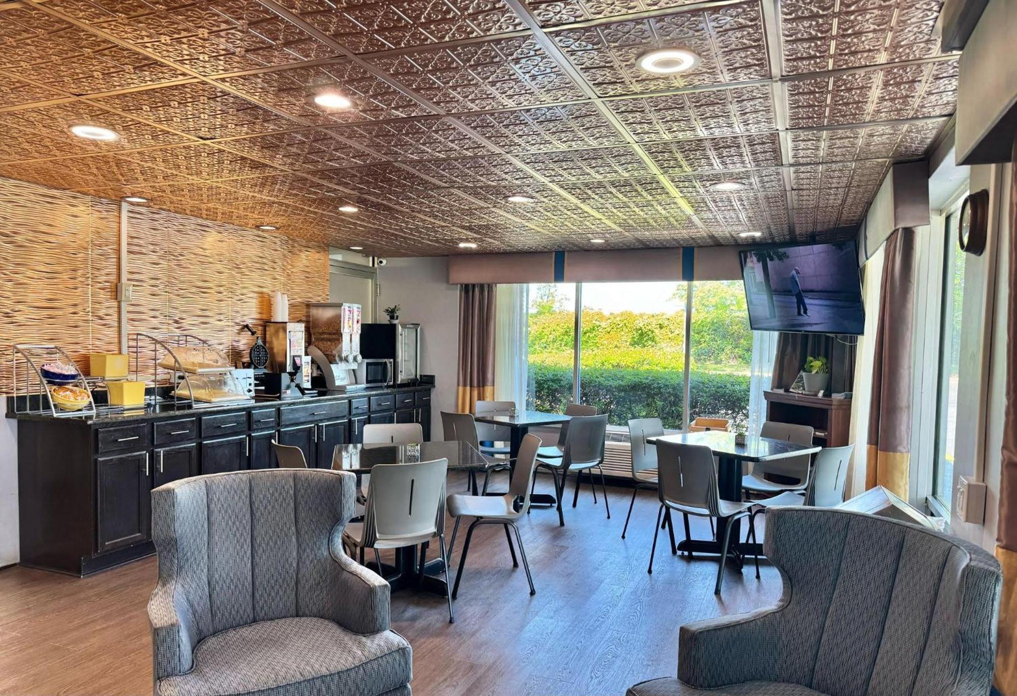 Days Inn By Wyndham Seneca-Clemson Eksteriør billede