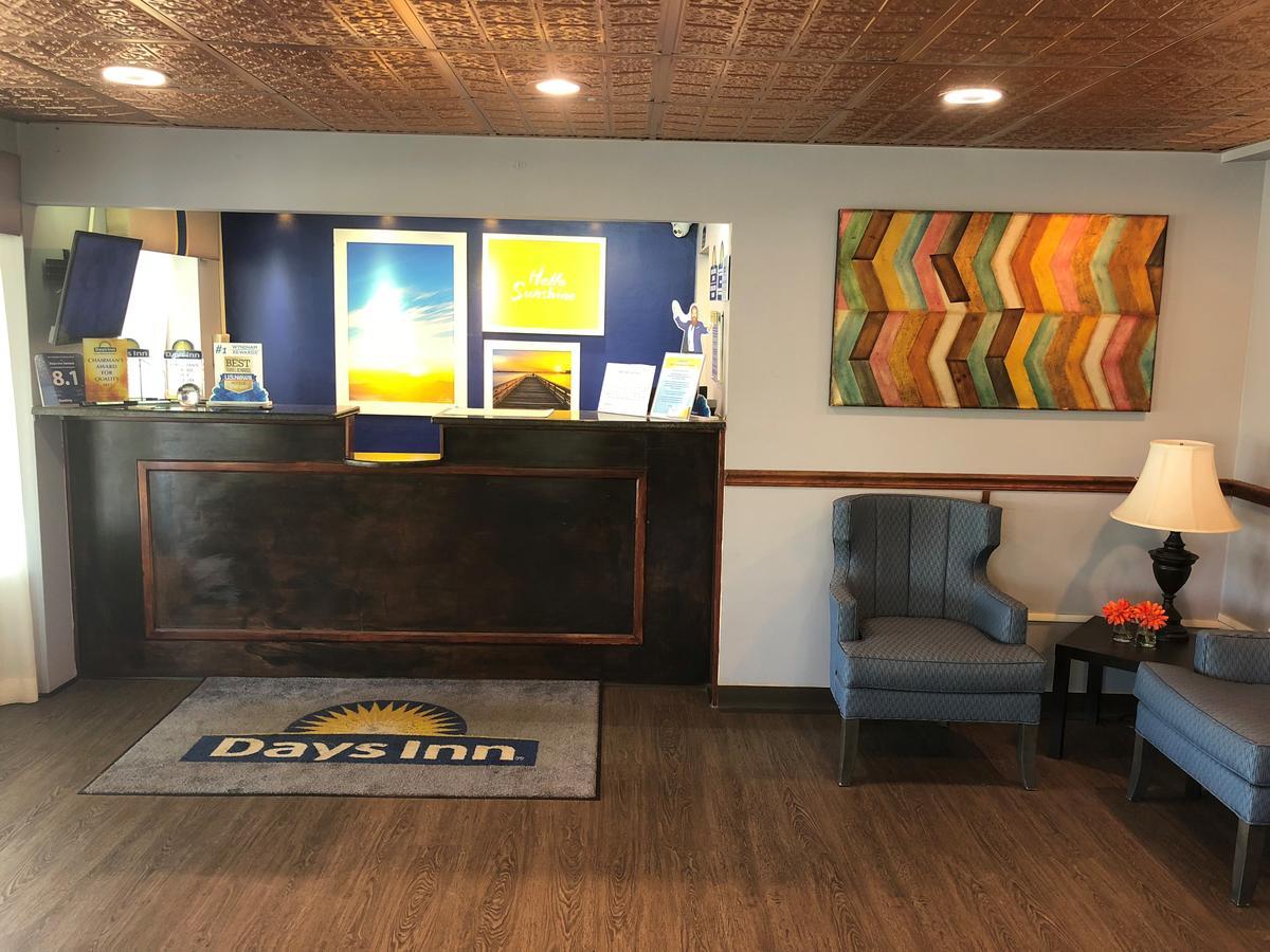 Days Inn By Wyndham Seneca-Clemson Eksteriør billede